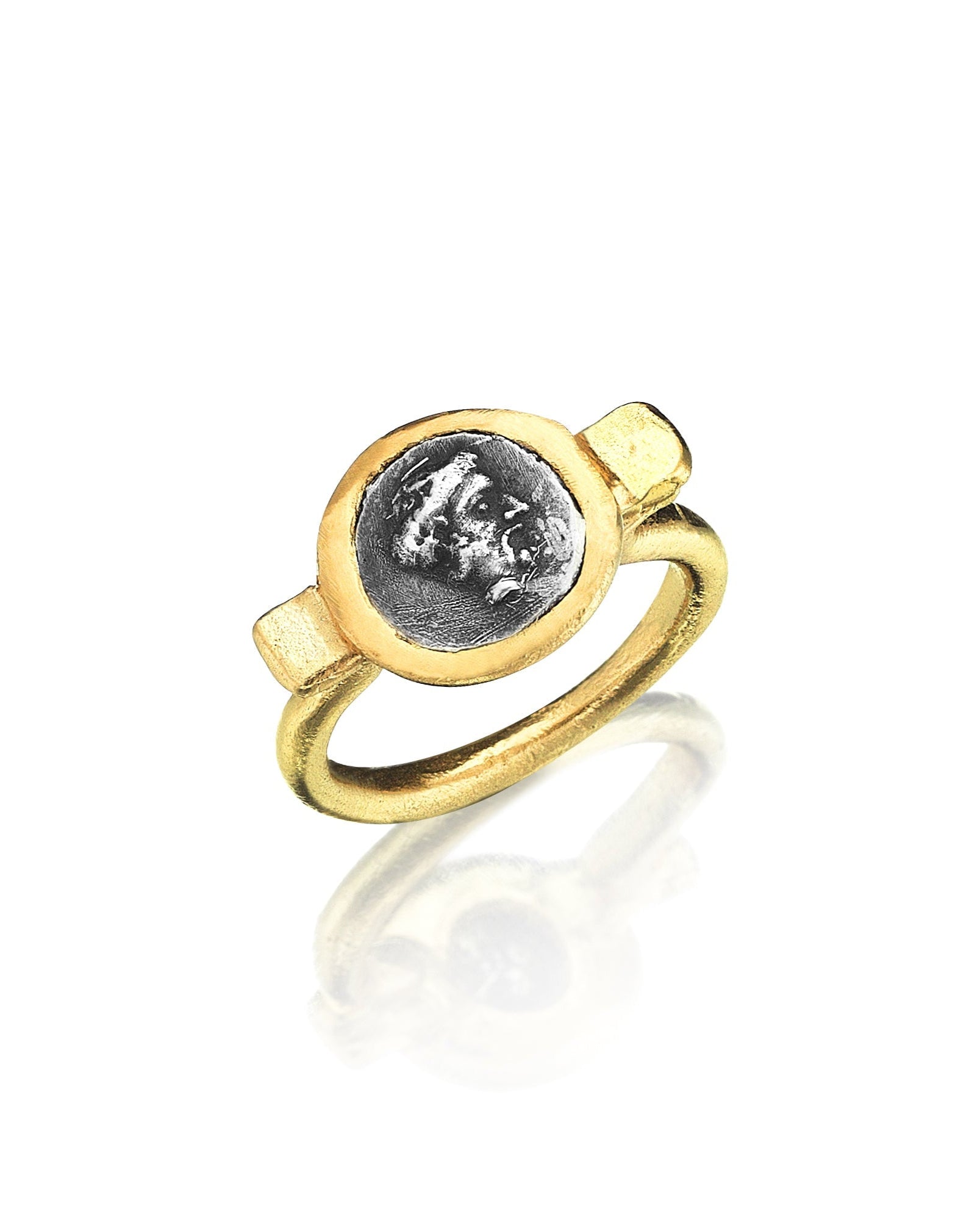THE ANTONINUS RING