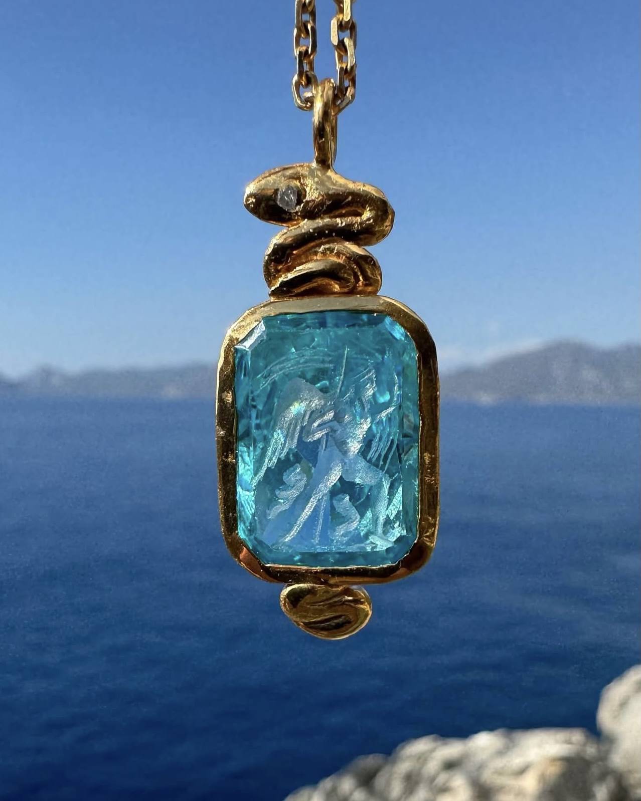 THE DIKTYNNA NECKLACE