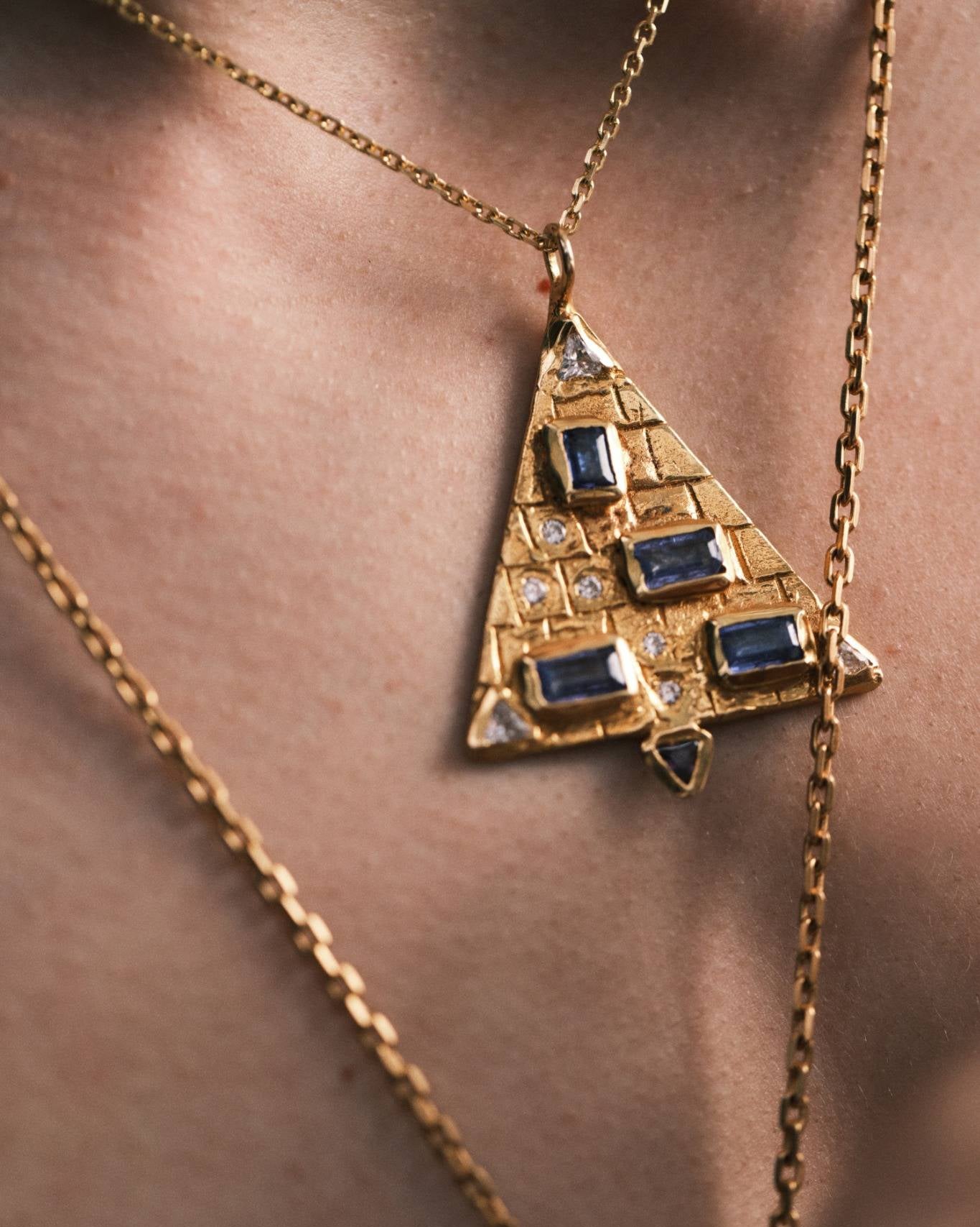 THE GIZA NECKLACE