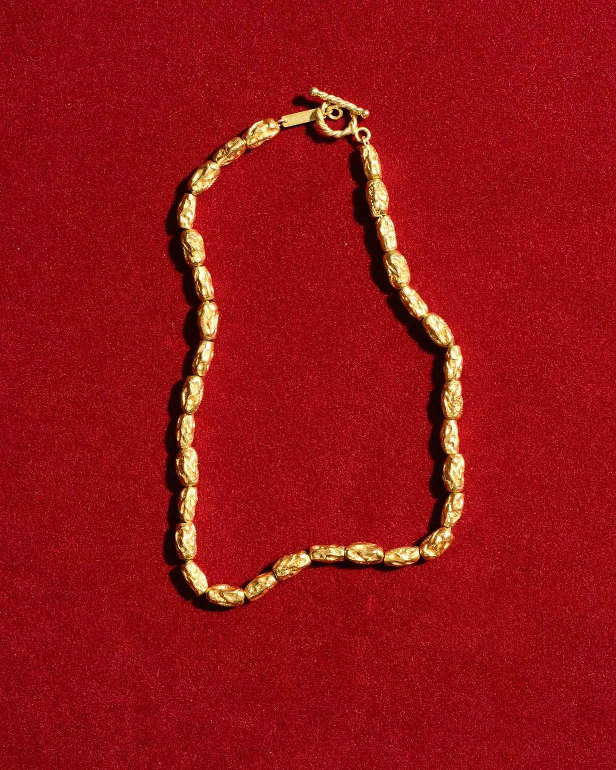 THE AMORPHIC CHAIN