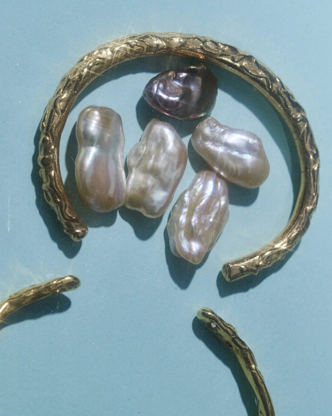 THE GRECIAN CUFF