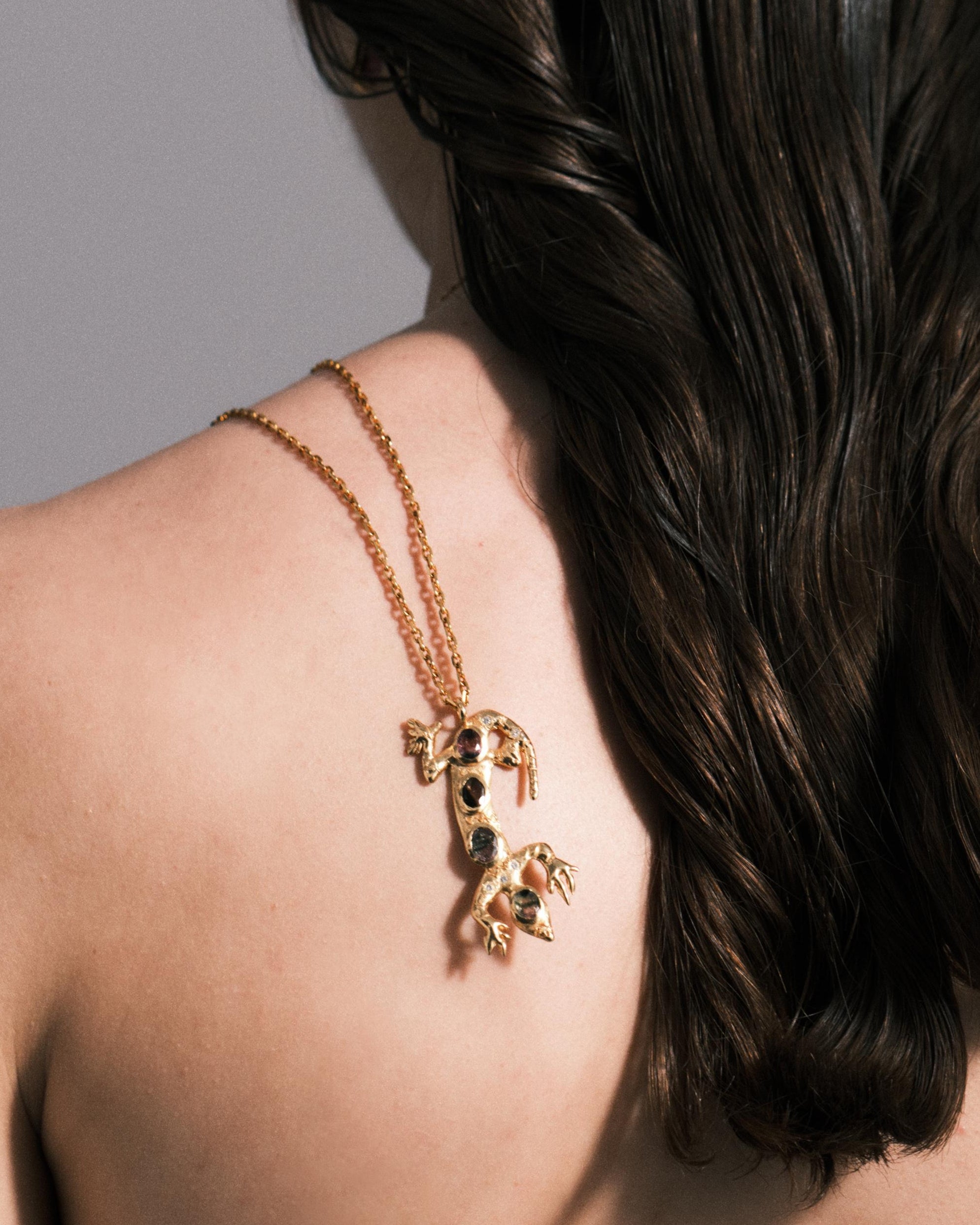 THE GECKO NECKLACE